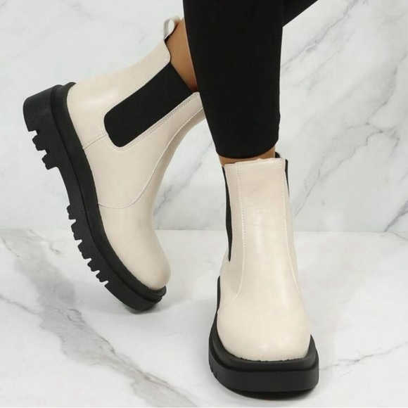 Women Lug Sole Platform Ankle Boot Combat Comfortable Chelsea Booties Size 8 NIB - Picture 2 of 8